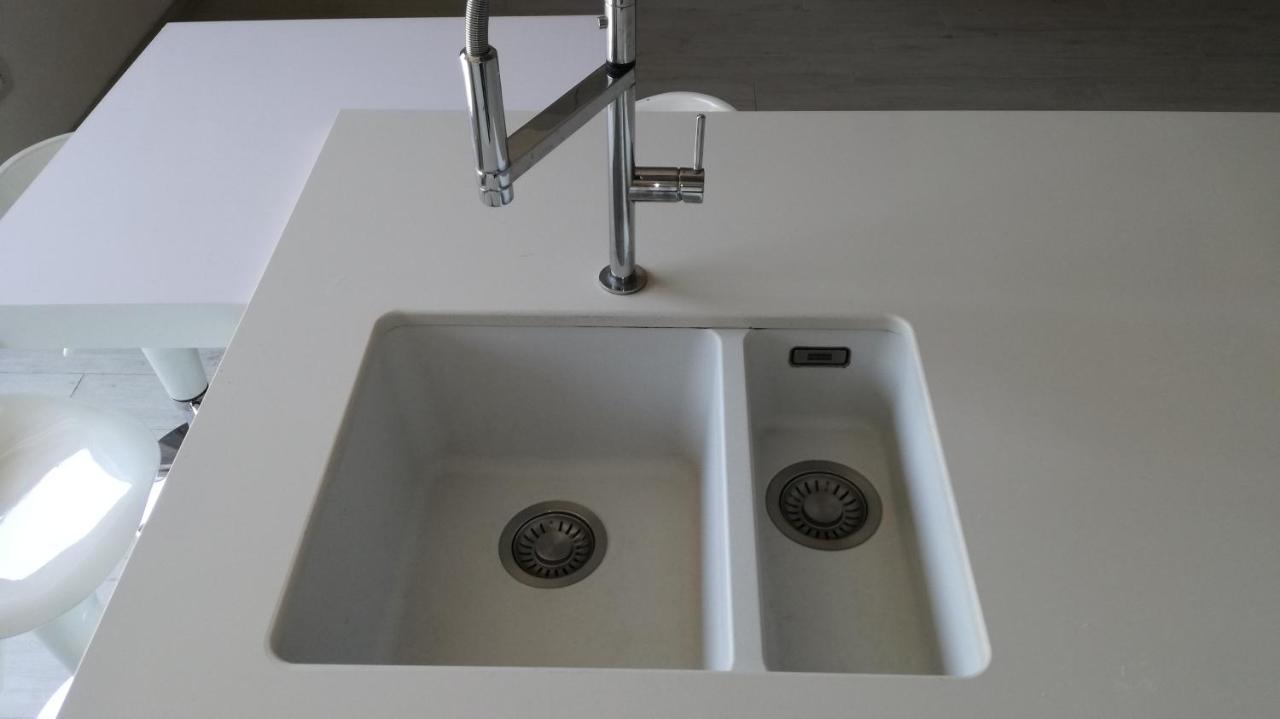 Charme Lake Loft Ispra Luaran gambar