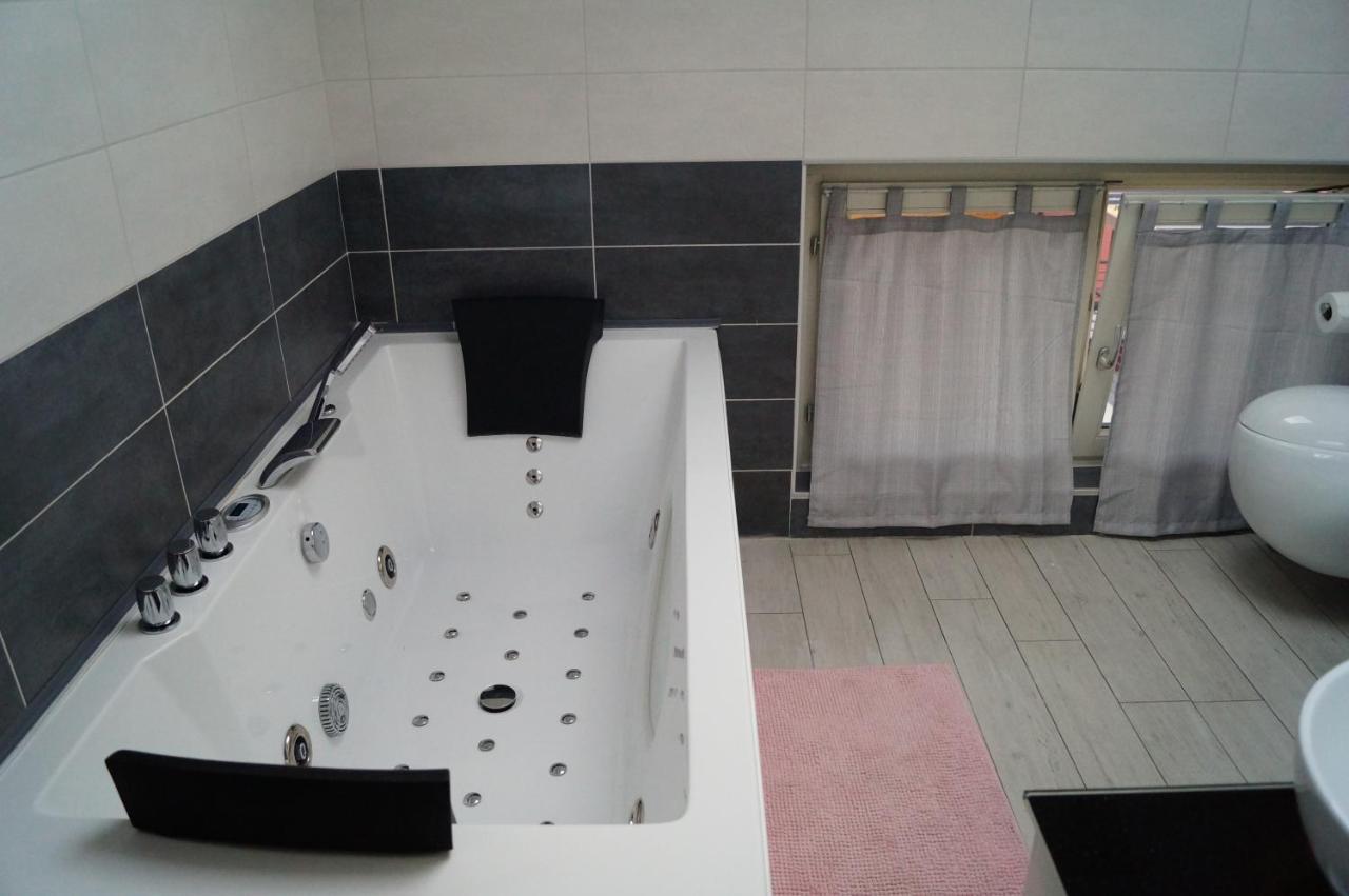 Charme Lake Loft Ispra Luaran gambar